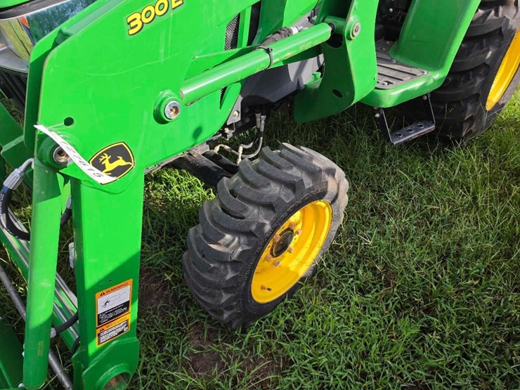 john-deere-3032e-image-9