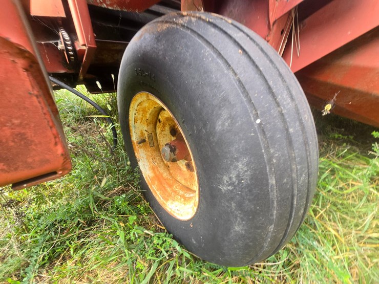 hesston-1091-image-22