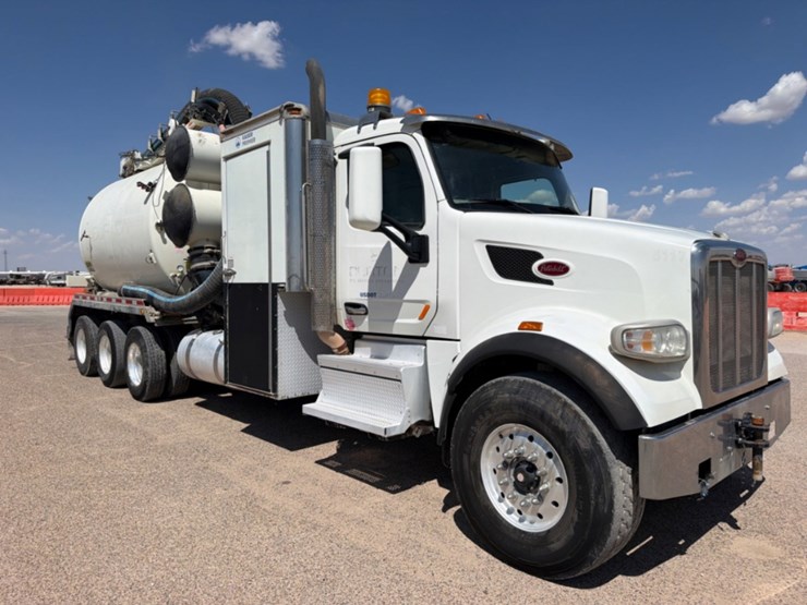 2018-peterbilt-567-image-3