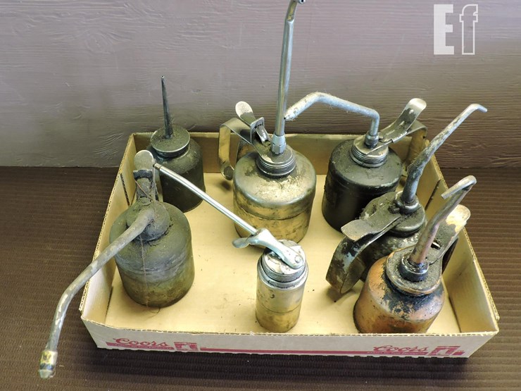 vintage-oiling-cans-image-1