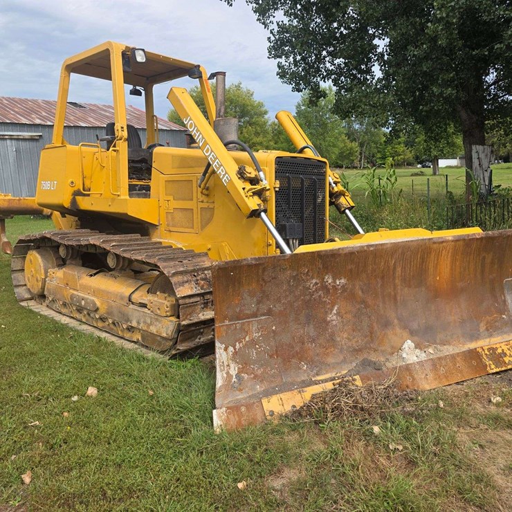 DEERE 750B LT