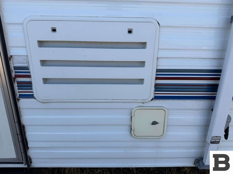 2002-tahoe-transport-21'-toy-hauler-travel-trailer-image-31