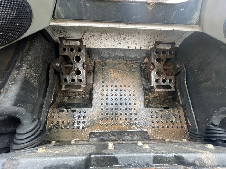 bobcat-t590-image-32