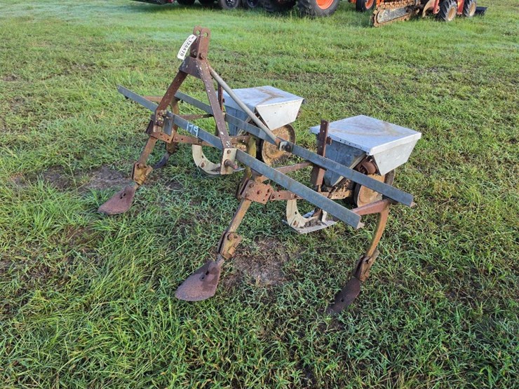 179---2-row-2-bin-planter-cultivator-image-2