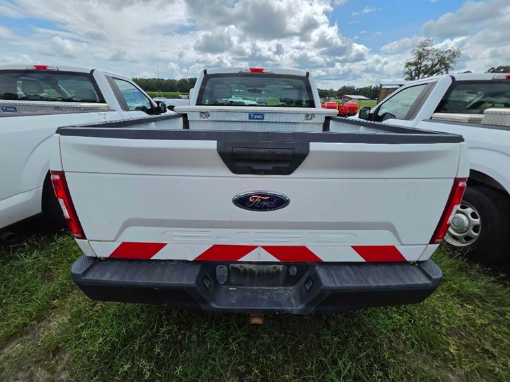 2018-ford-f150-xl-image-8