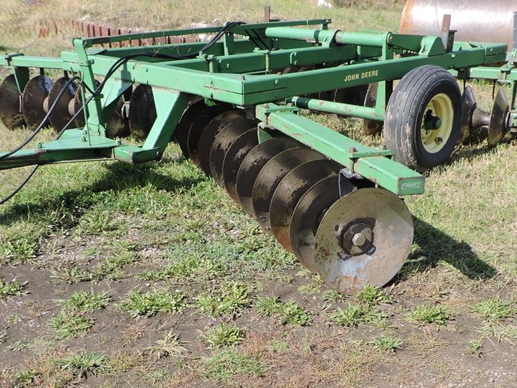 john-deere-16-image-3