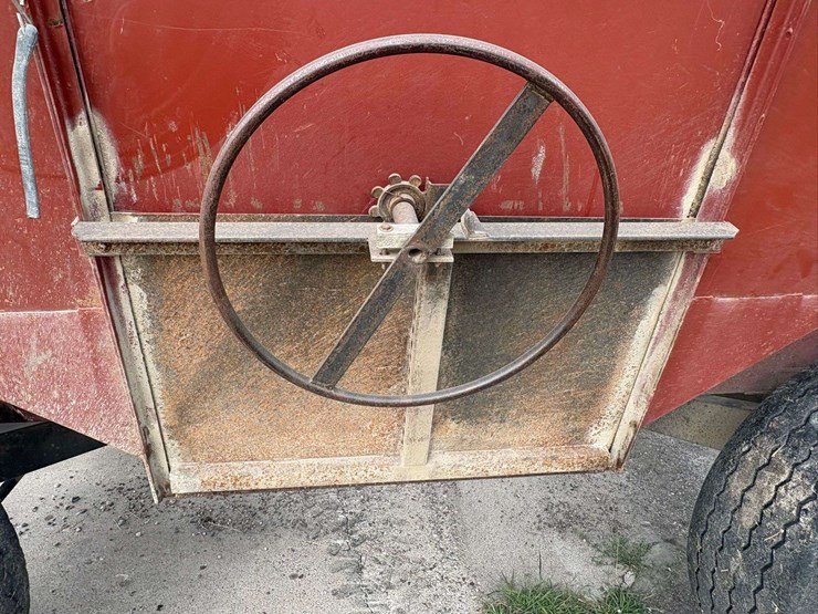 m&w-little-red-wagon-image-19