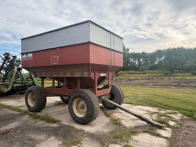 m&w-little-red-wagon-image-3