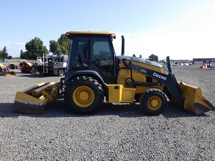 2019-deere-210l-image-6
