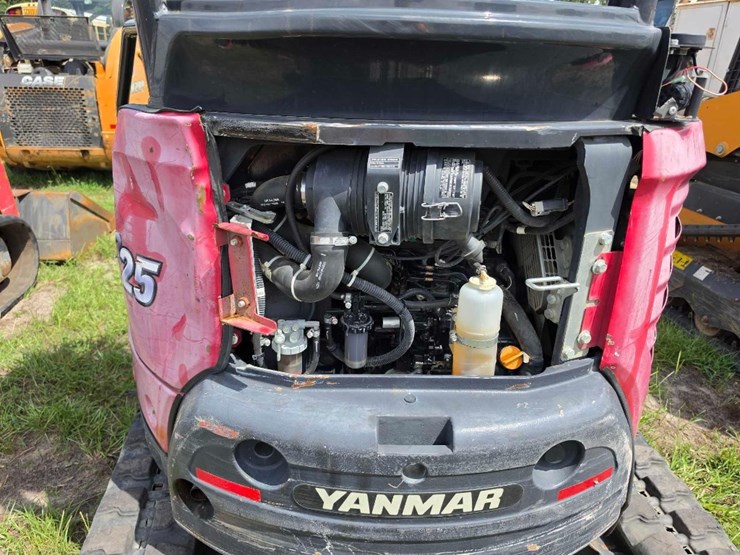 2022-yanmar-vio25-image-5