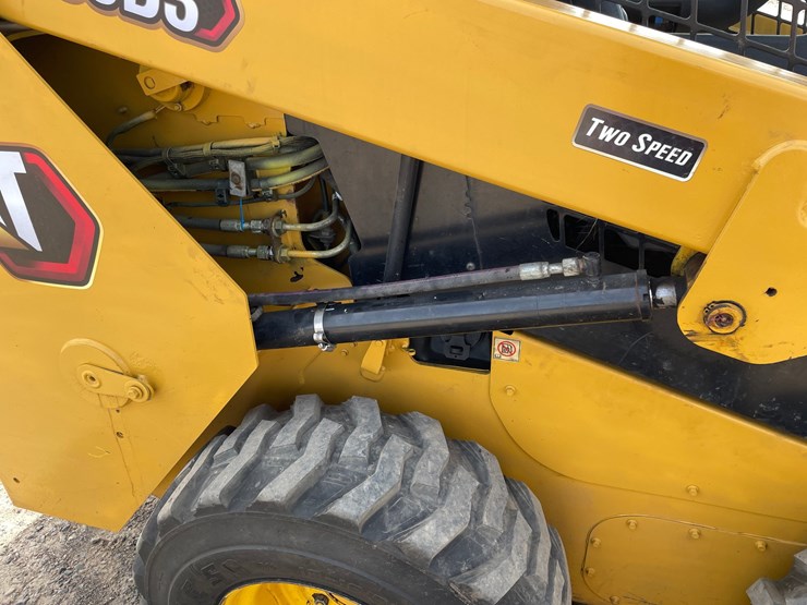 2013-caterpillar-236d3-image-15