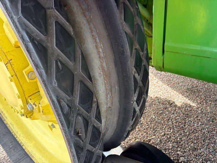 2006-john-deere-8430t-image-14