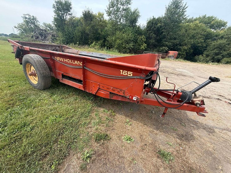 new-holland-165-image-2
