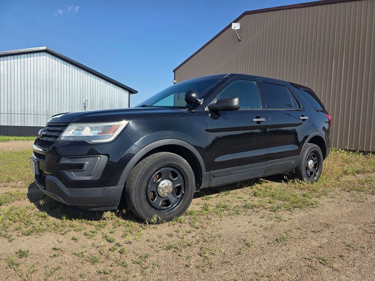 2016-ford-explorer-police-interceptor-image-1