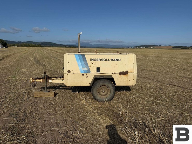 1995-ingersoll-rand-p185wjd-185-cfm-portable-air-compressor-image-2