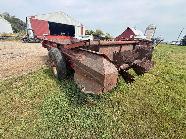 new-holland-165-image-9