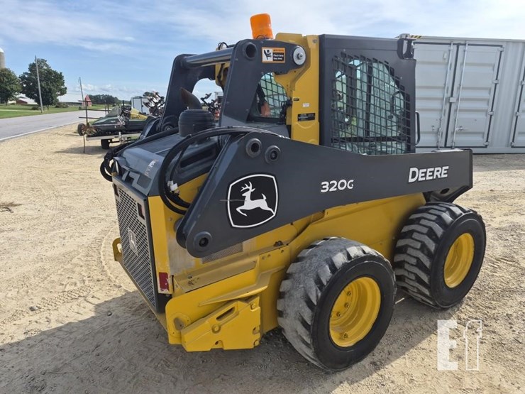 2024-deere-320g-image-3