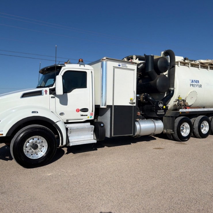 2024 KENWORTH T880