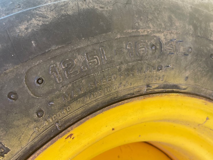 john-deere-1075-image-18