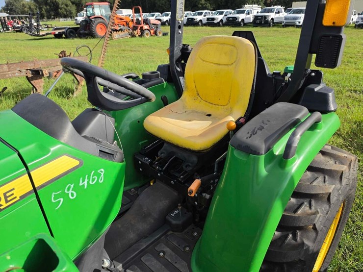 john-deere-3032e-image-10