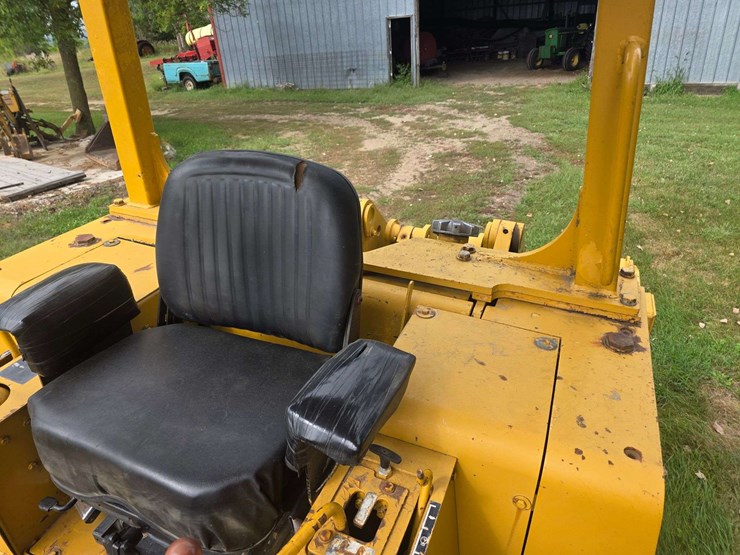 deere-750b-lt-image-33