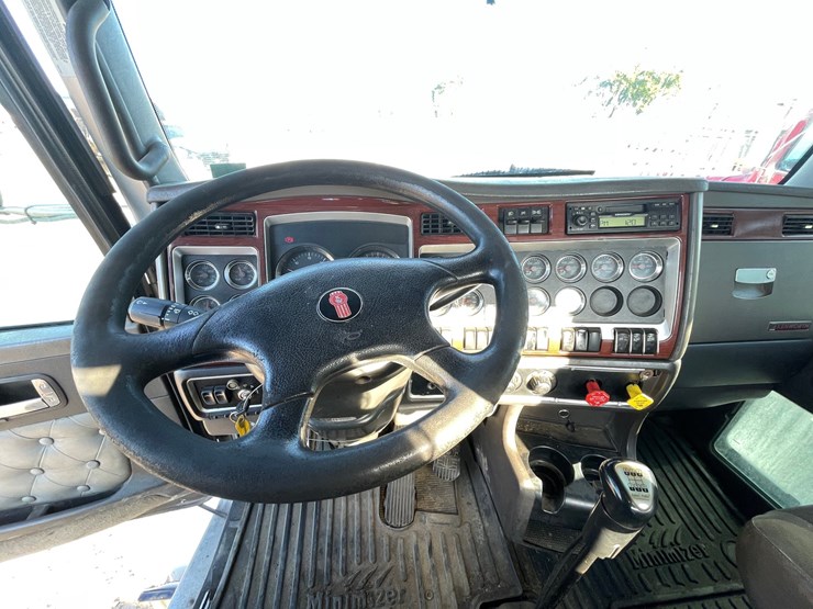 2006-kenworth-t800b-image-43