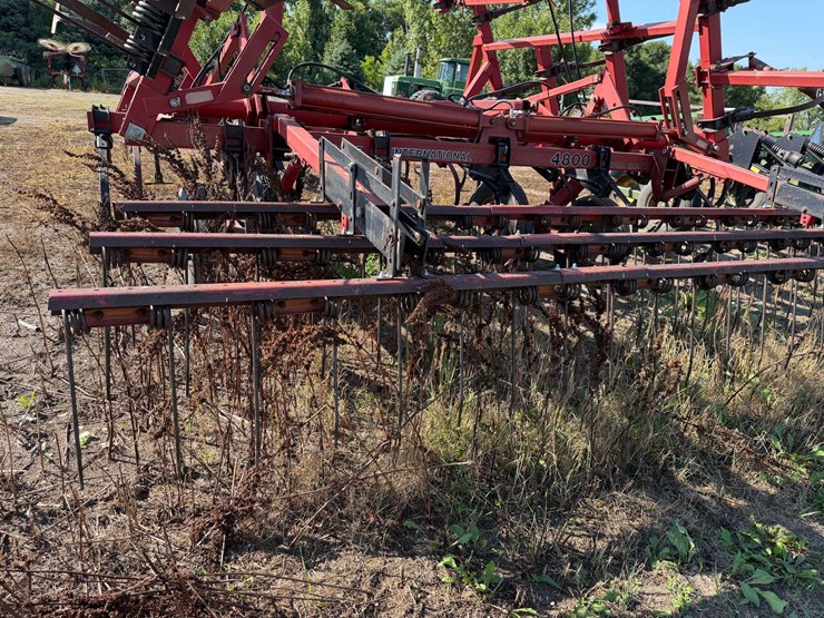 case-ih-4800-image-29