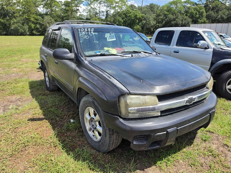 2004-chevrolet-trailblazer-image-1