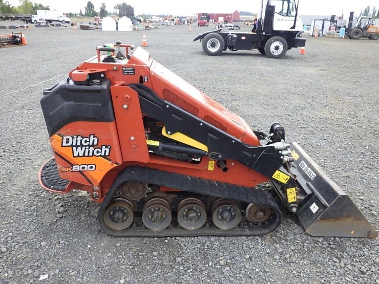 2021-ditch-witch-sk800-image-6