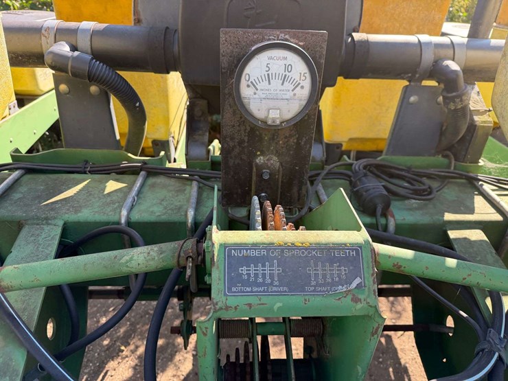 john-deere-7200-image-13