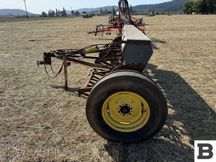 van-brunt-grain-drill-image-2