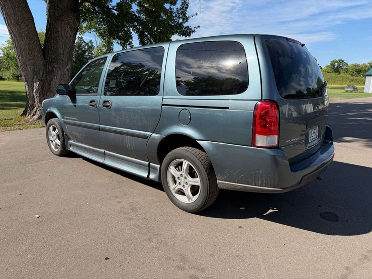 2007-chevrolet-uplander-image-3
