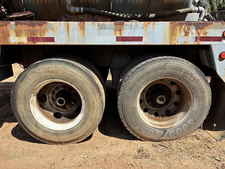 2012-southern-vac-130bbl-vac-trailer-image-6