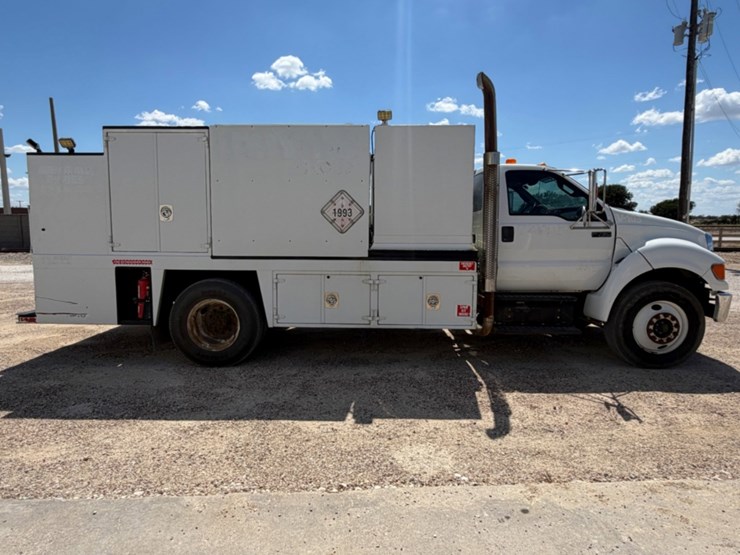 2015-ford-f750-image-4