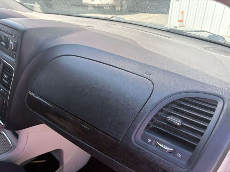 2016-dodge-grand-caravan-sxt-image-27