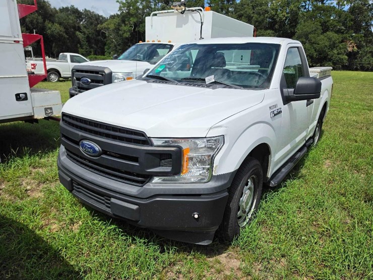2019-ford-f150-xl-image-2