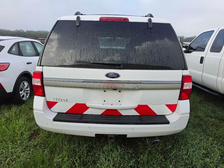 2017-ford-explorer-image-6