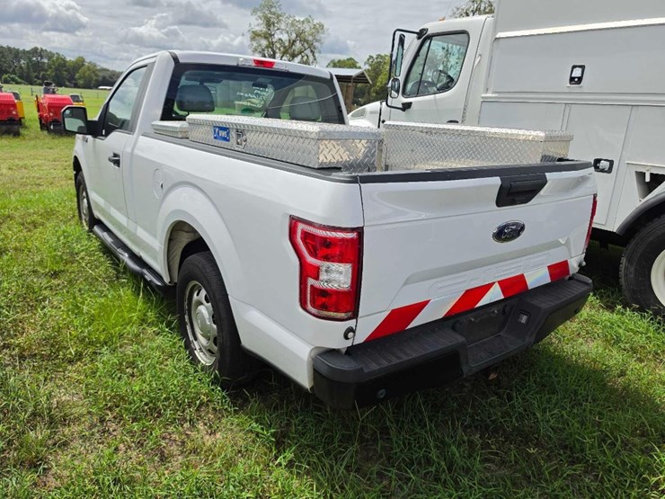 2019-ford-f150-xl-image-4
