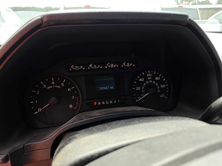 2018-ford-f150-xl-image-12