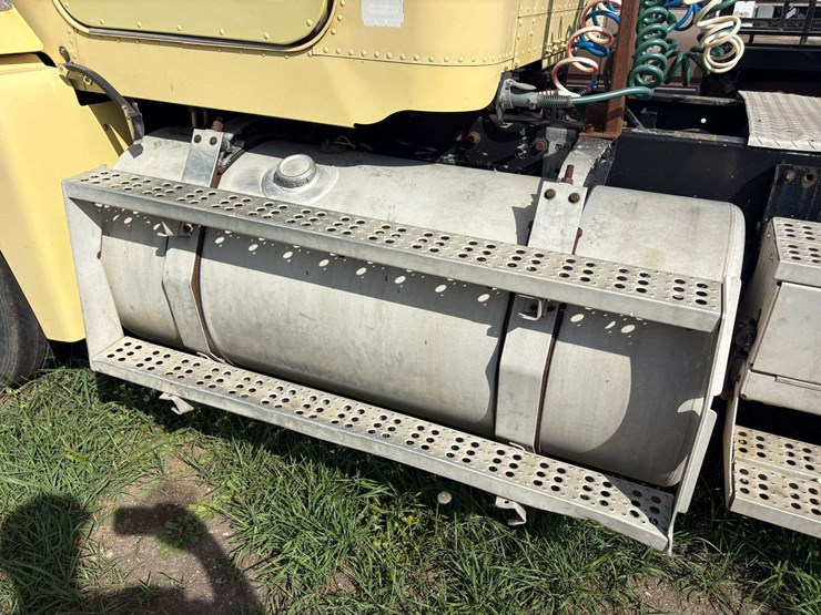 1990-cummins-855-image-18