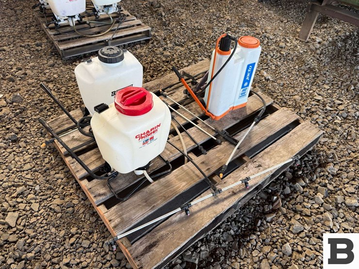 assorted-4-gallon-backpack-sprayers-image-4