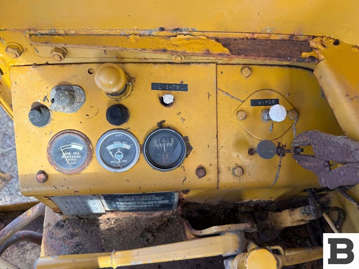 caterpillar-12-image-49