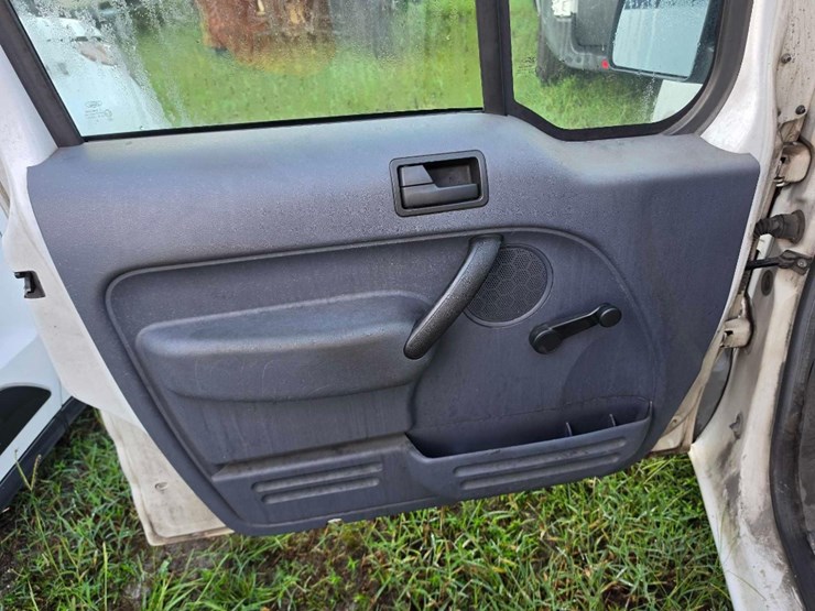 2010-ford-transit-connect-image-8