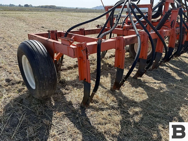 2008-custom-22.5'-air-seeder-image-22