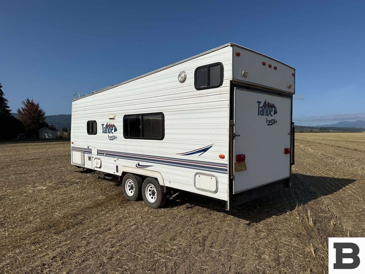 2002-tahoe-transport-21'-toy-hauler-travel-trailer-image-3