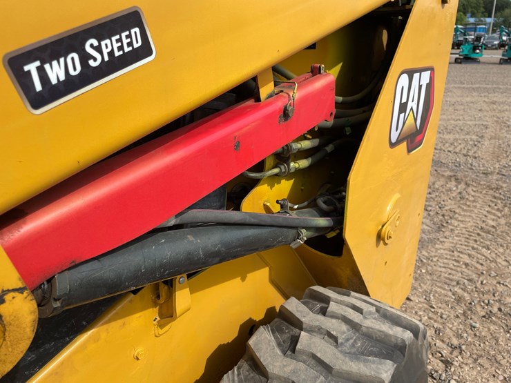 2013-caterpillar-236d3-image-13