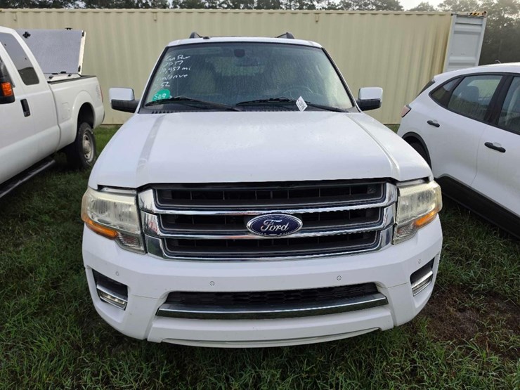 2017-ford-explorer-image-2