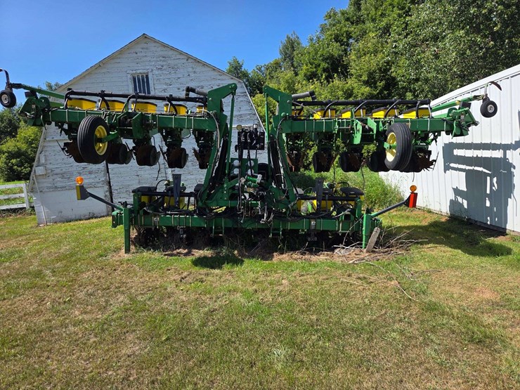 john-deere-1720-image-1