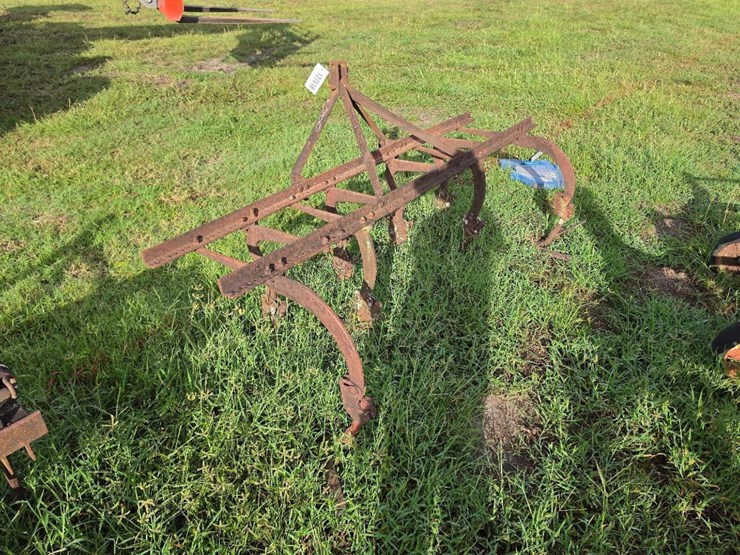 184---8-row-cultivator-image-4