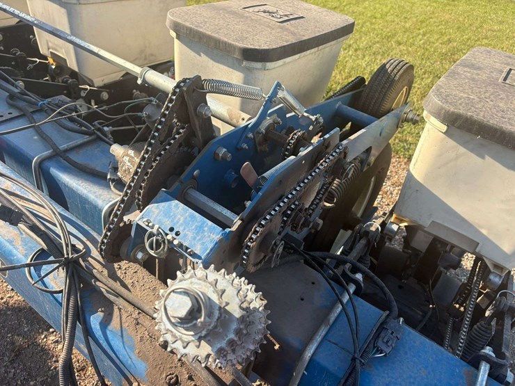 2014-kinze-3140-image-11